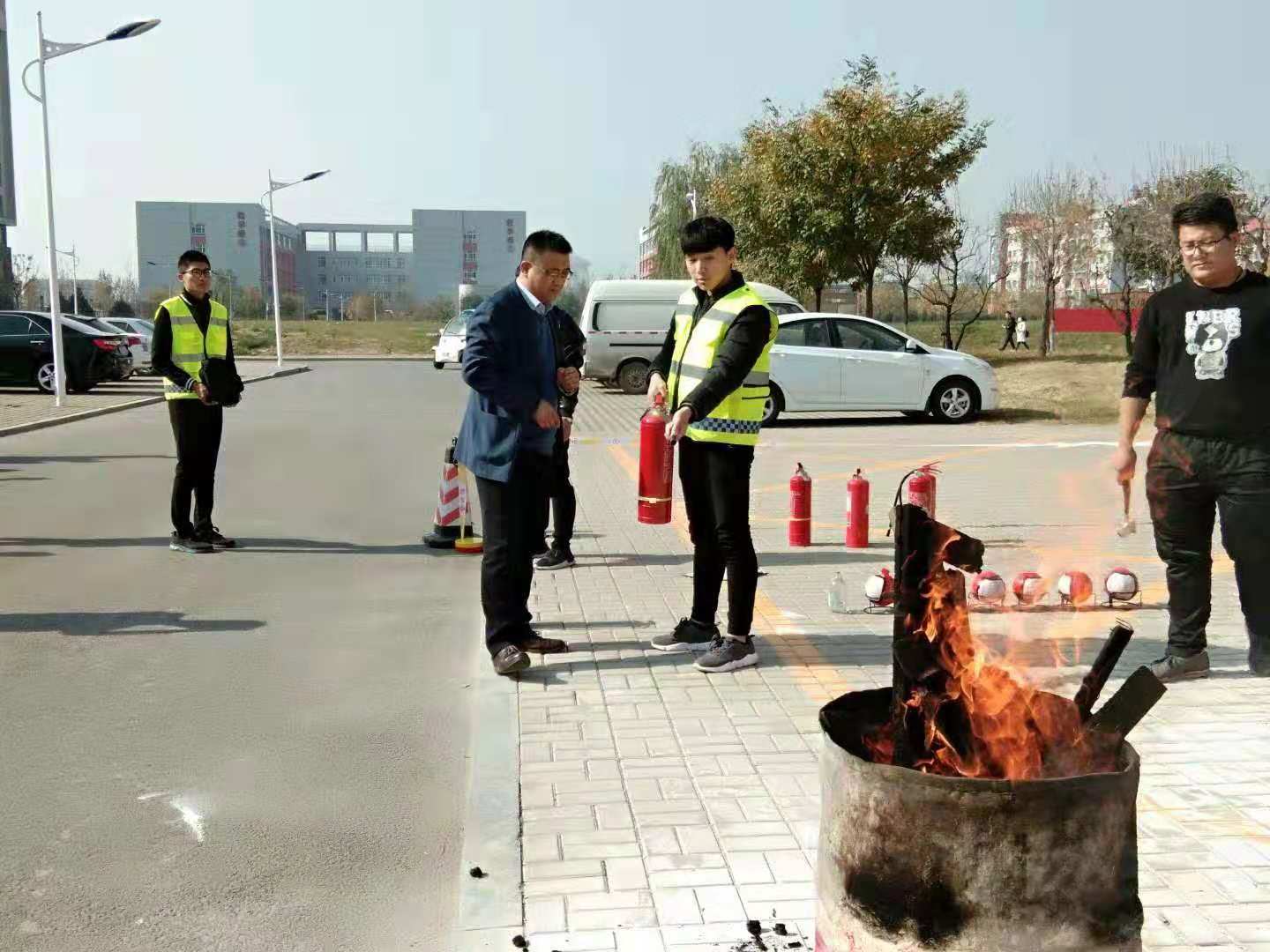 119消防器械体验活动 (3).jpg