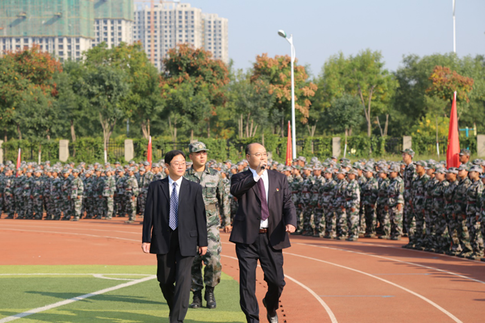 我院举行2019级新生军训总结表彰大会385.png 我院举行2019级新生军训总结表彰大会385.png
